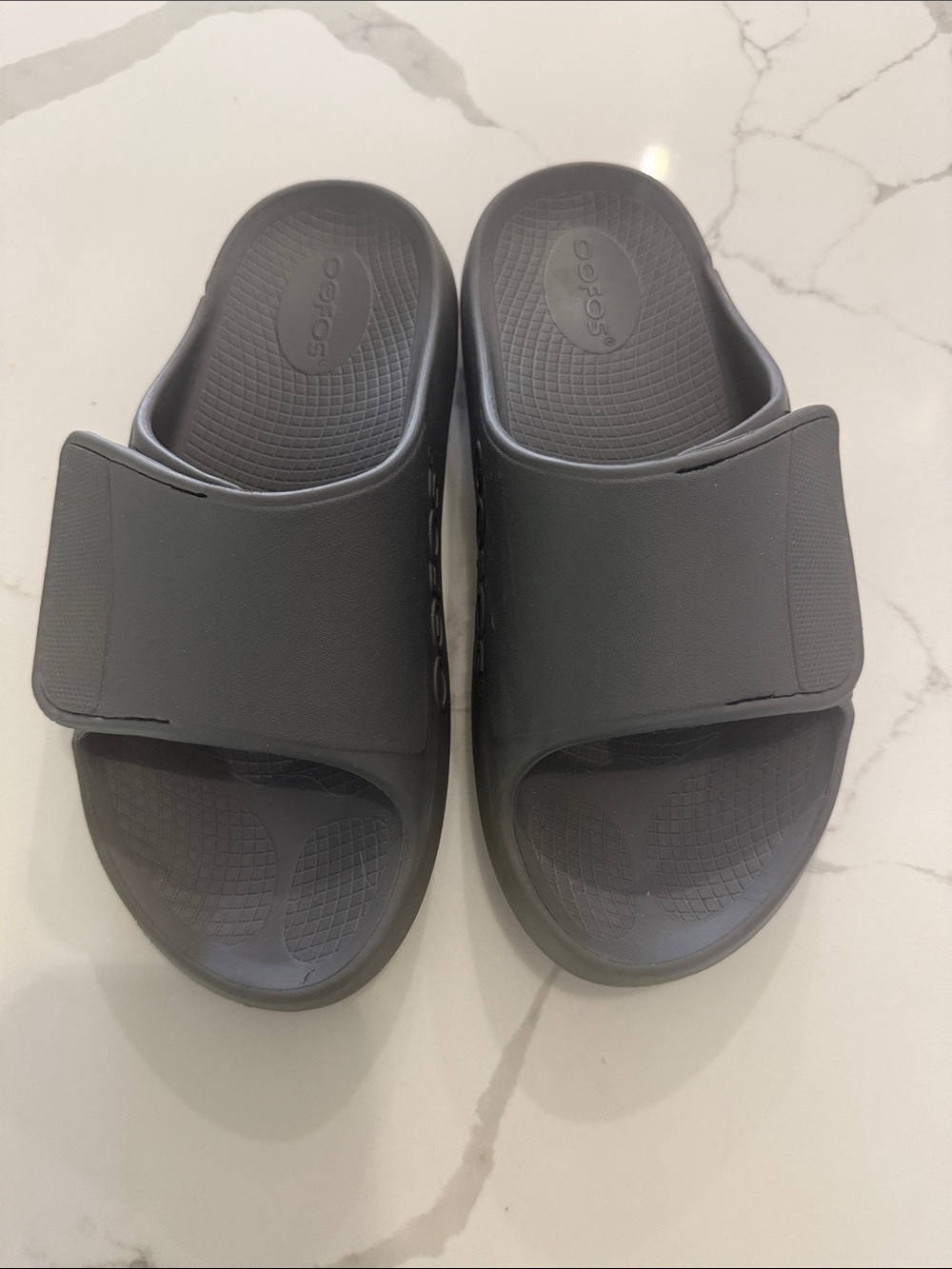 OOFOS Gray Adjustable Slide Sandals - Picture 2 of 3